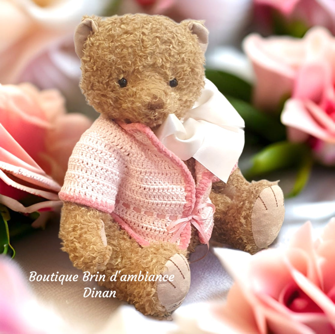 Gilet au crochet en coton rose