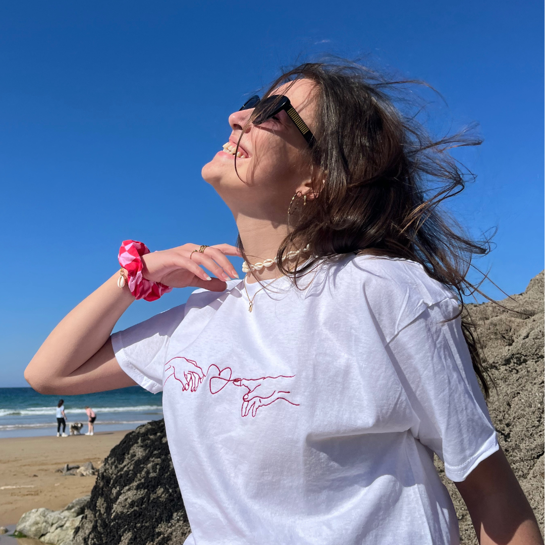 TEE-SHIRT BRODÉ - CRÉATION DE L'AMOUR
