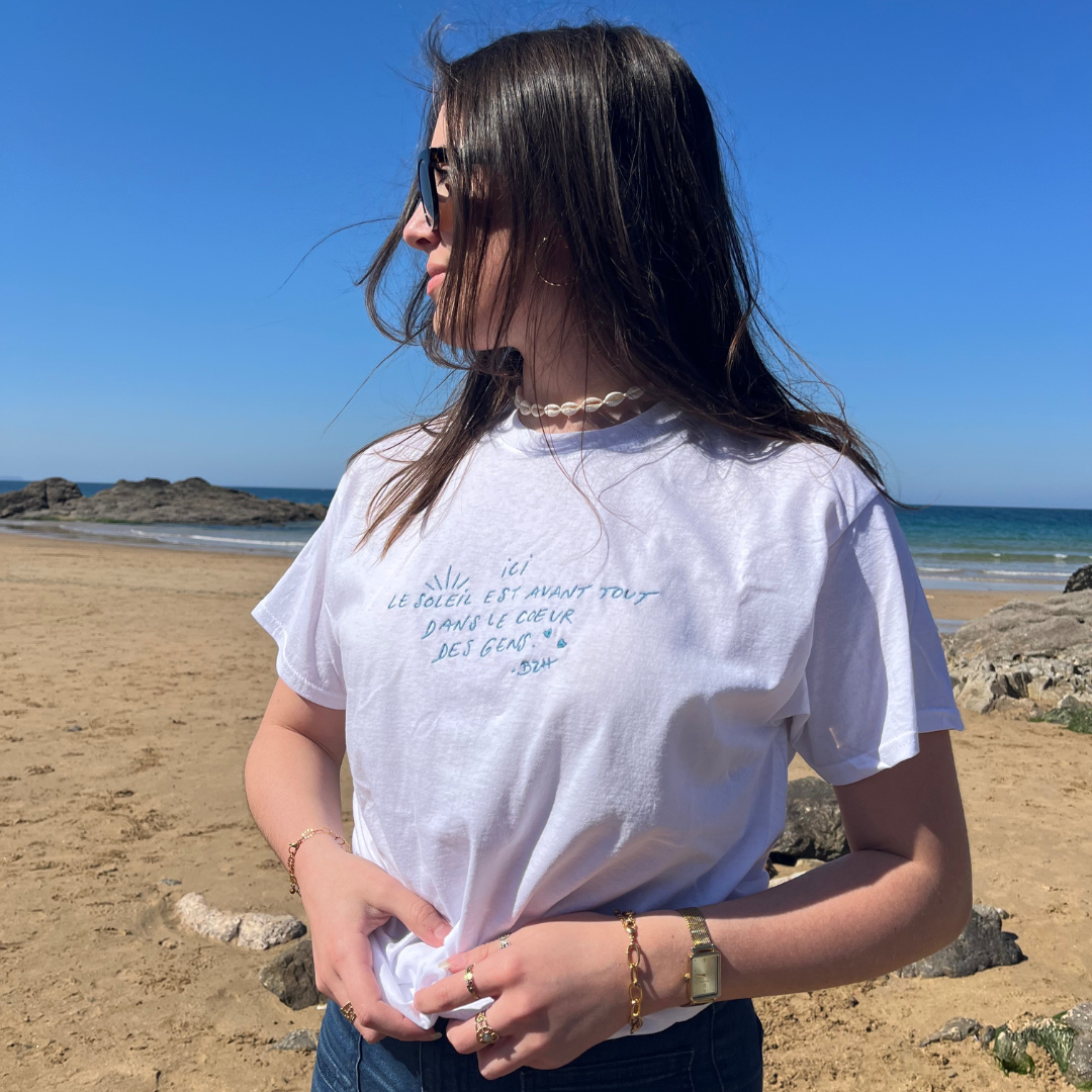 TEE-SHIRT BRODÉ - LE SOLEIL DANS LE COEUR DANS GENS