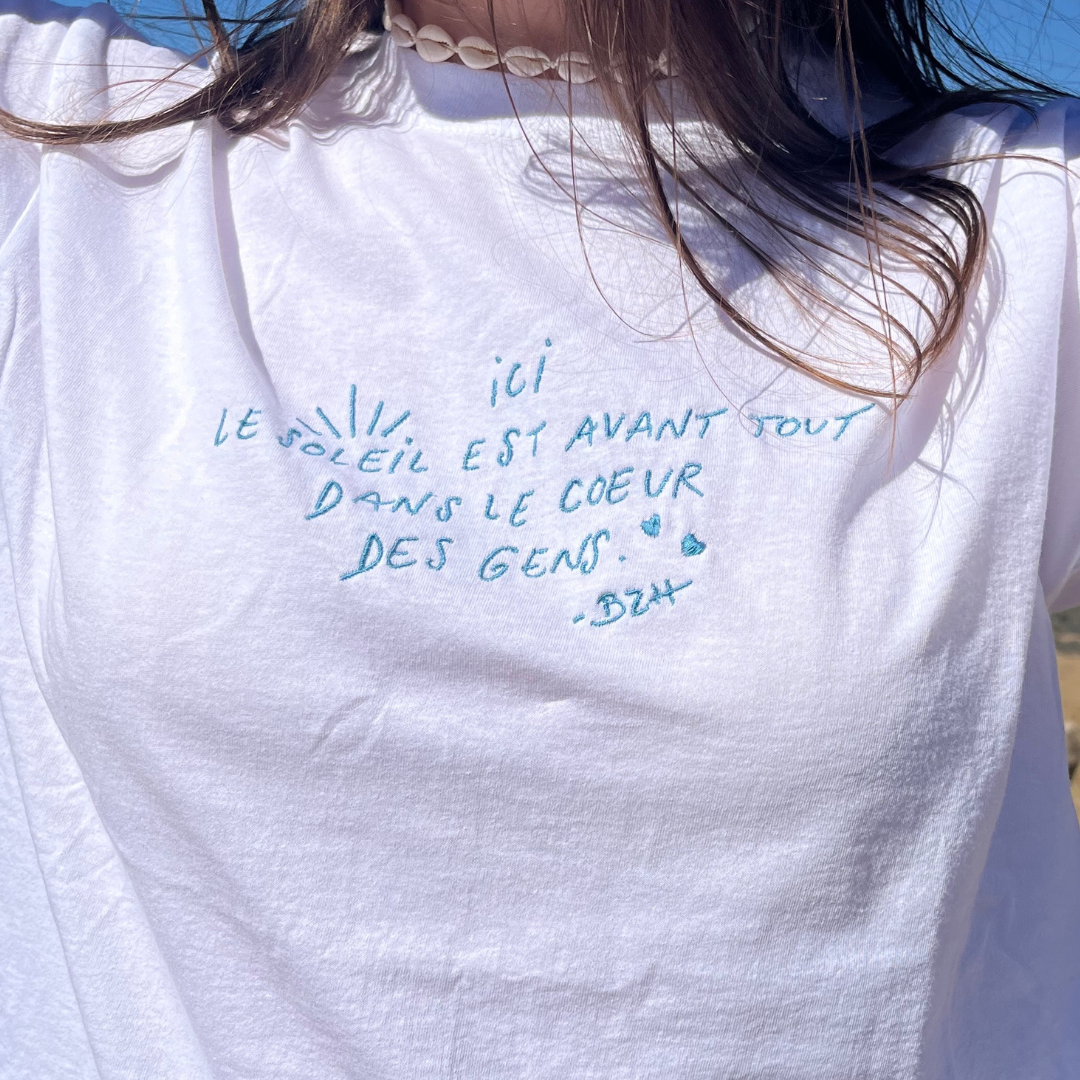 TEE-SHIRT BRODÉ - LE SOLEIL DANS LE COEUR DANS GENS