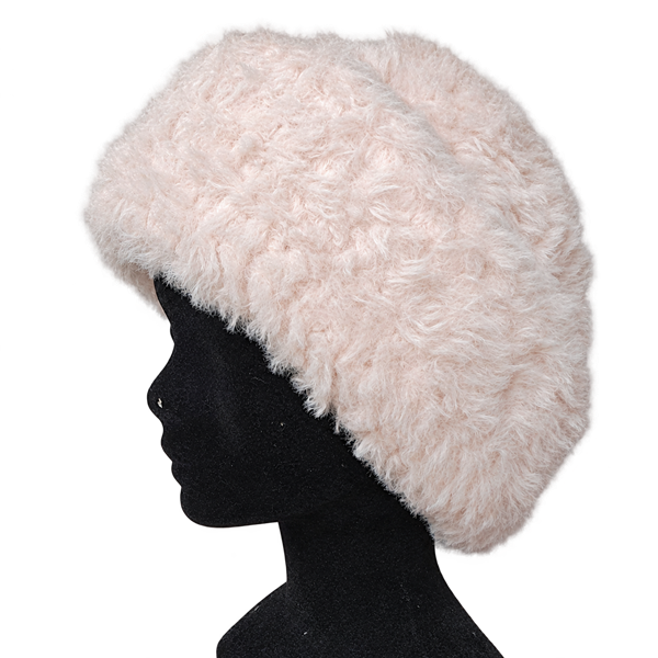 Bonnet en laine et fausse fourrure rose pâle au crochet - Vendu en boutique uniquement