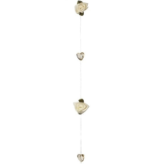 Guirlande de fleurs en satin et cœurs