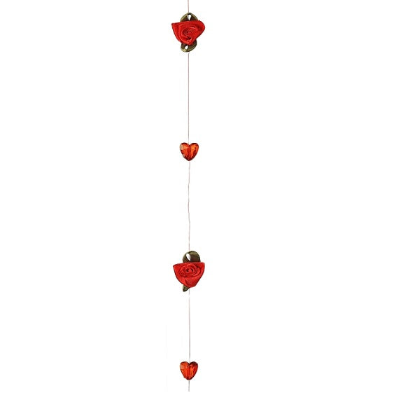 Guirlande de fleurs en satin et cœurs