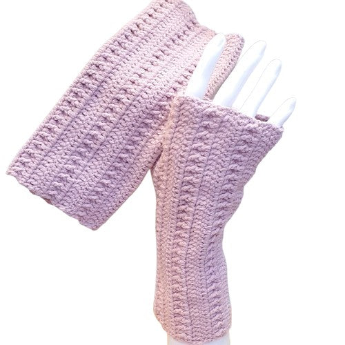 Mitaines roses au crochet