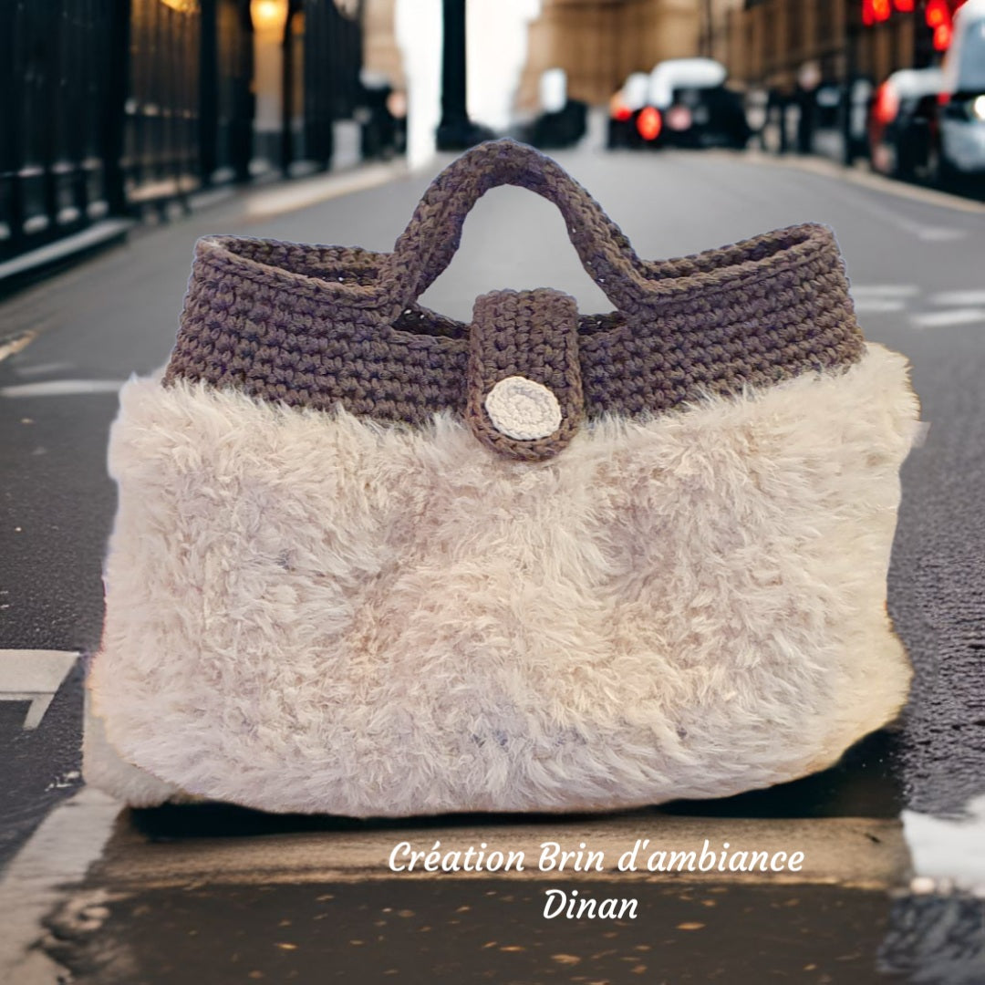 Petit sac au crochet en fourrure biche