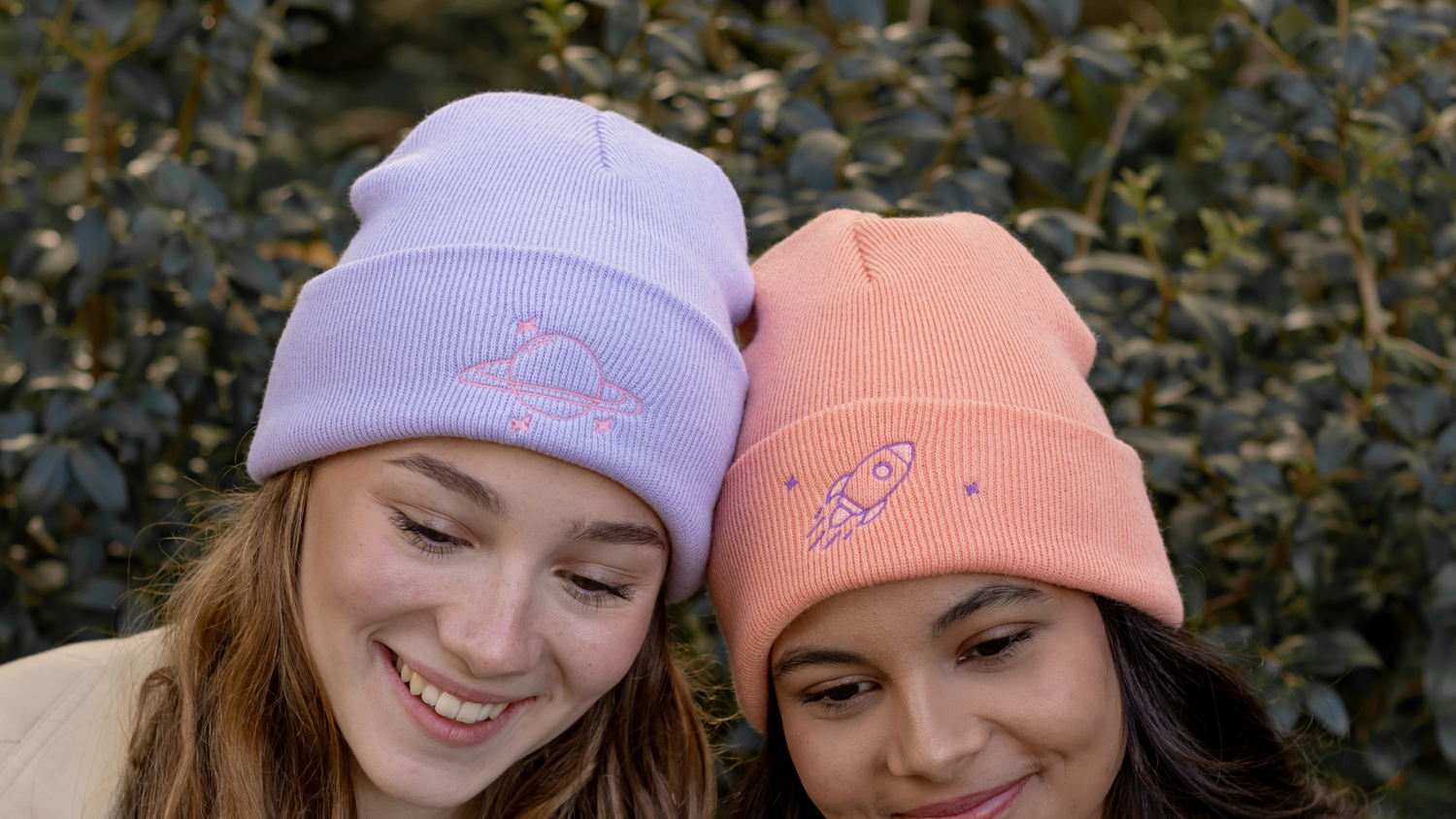 BONNETS BRODÉS