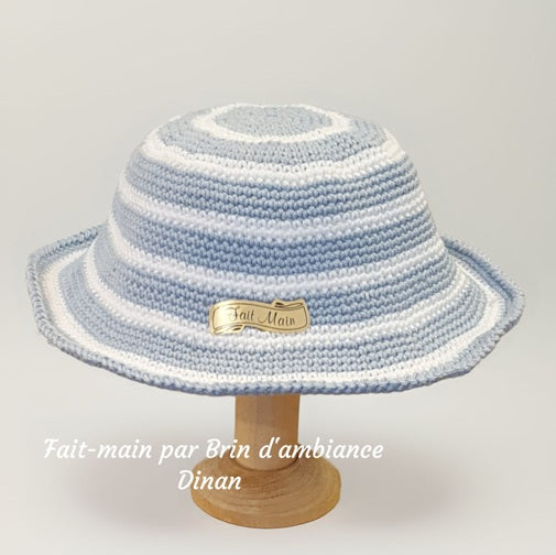 Chapeau au crochet naissance - Bleu azur et blanc