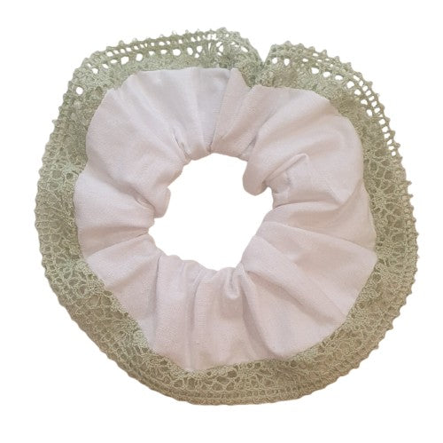 Chouchou blanc et dentelle verte