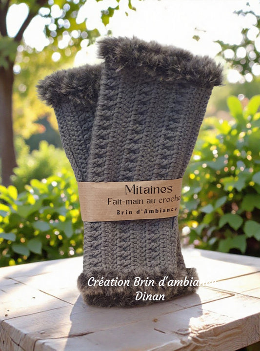 Mitaines kaki clair et bordure en fourrure