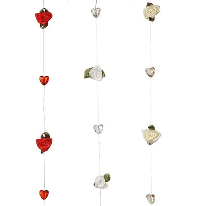 Guirlande de fleurs en satin et cœurs