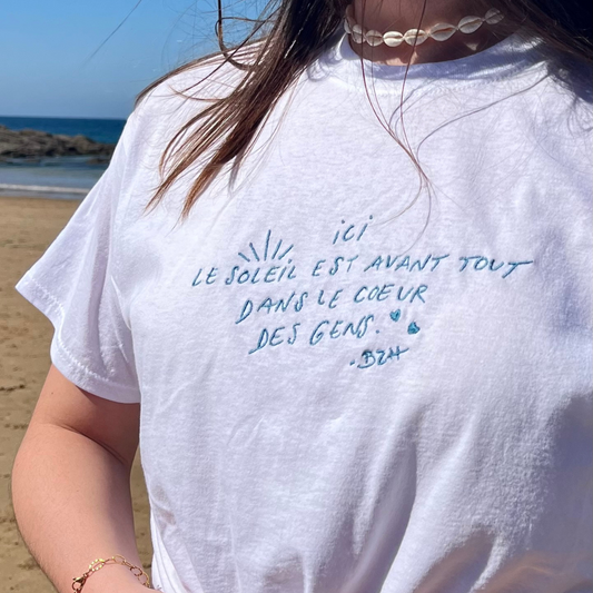 TEE-SHIRT BRODÉ - LE SOLEIL DANS LE COEUR DANS GENS
