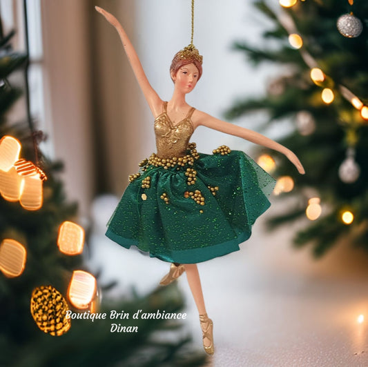 Danseuse à suspendre en robe verte