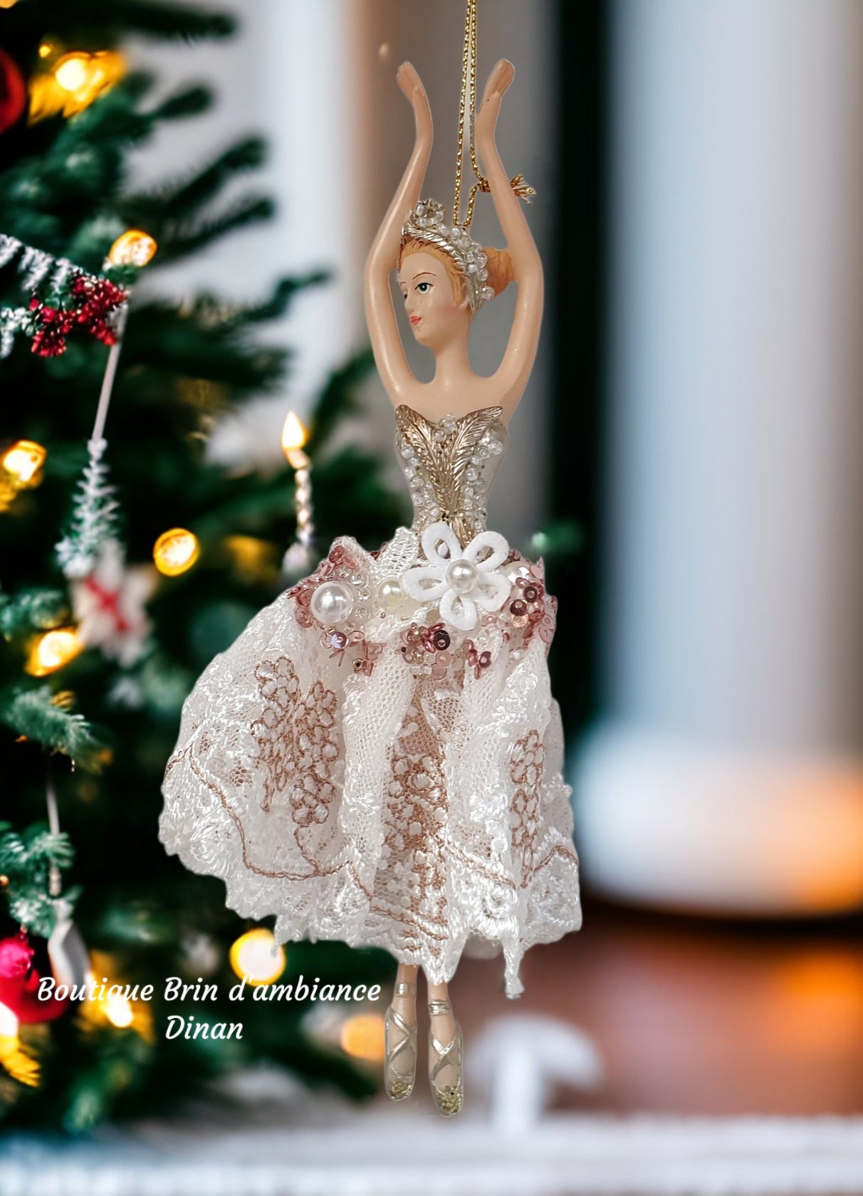 Danseuse à suspendre robe en tulle doré bras couronne