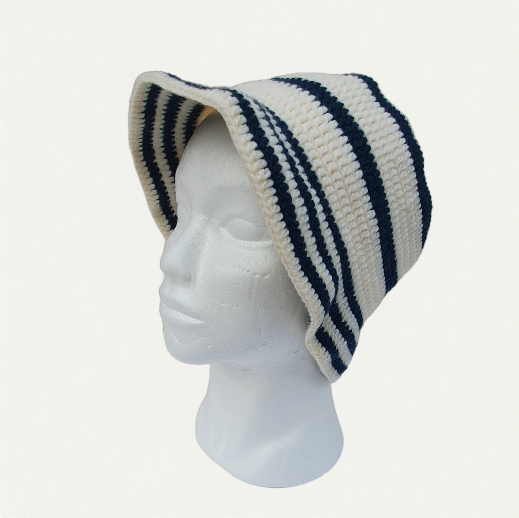 Chapeau au crochet - BOB écru et vert empire