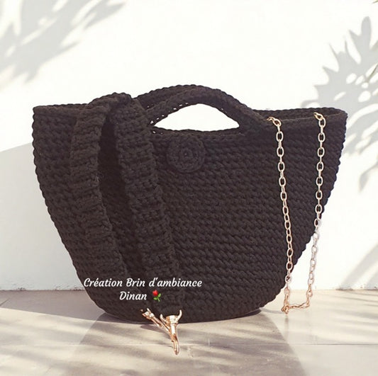 Petit panier Coco noir au crochet