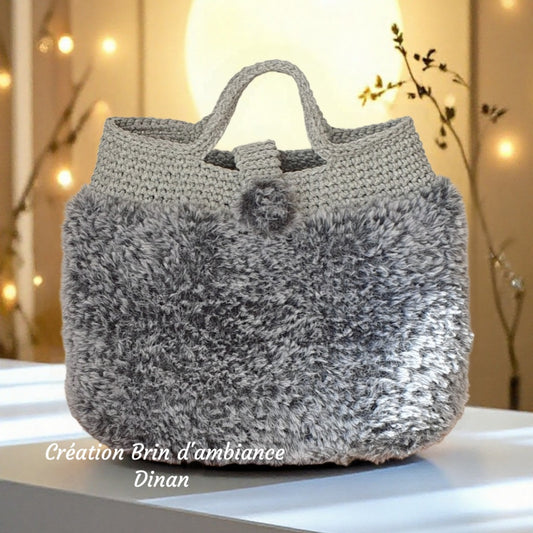 Sac à main au crochet en fourrure grise
