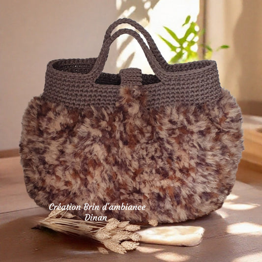 Sac à main au crochet en fourrure marron